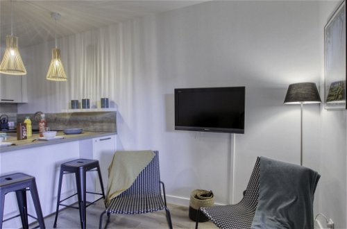 Foto 7 - Appartamento con 1 camera da letto a Saint-Cyr-sur-Mer con terrazza e vista mare
