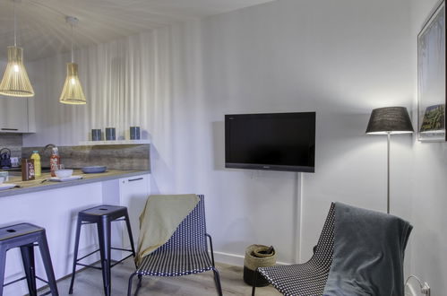 Foto 7 - Apartamento de 1 quarto em Saint-Cyr-sur-Mer com jardim e terraço