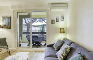 Foto 2 - Appartamento con 1 camera da letto a Saint-Cyr-sur-Mer con terrazza e vista mare