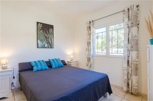 Photo 6 - Maison de 2 chambres à Sainte-Maxime avec jardin et vues à la mer