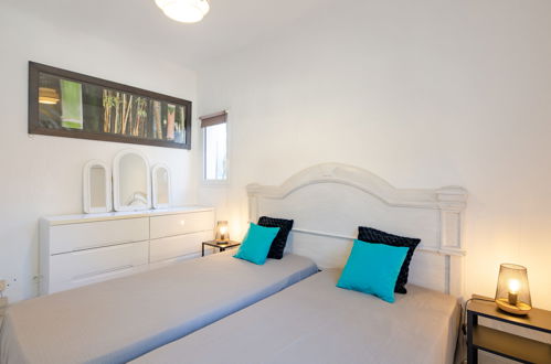 Foto 16 - Haus mit 2 Schlafzimmern in Sainte-Maxime mit garten und blick aufs meer