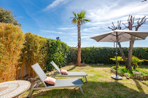 Photo 22 - Maison de 2 chambres à Sainte-Maxime avec jardin et vues à la mer