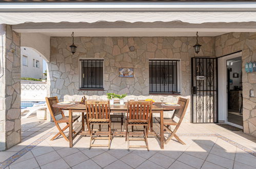 Photo 24 - Maison de 4 chambres à Castelló d'Empúries avec piscine privée et vues à la mer