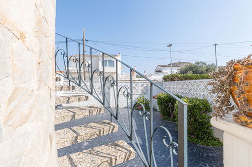 Foto 15 - Casa con 4 camere da letto a Castelló d'Empúries con piscina privata e vista mare