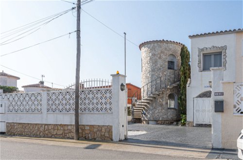 Foto 37 - Casa de 4 habitaciones en Castelló d'Empúries con piscina privada y vistas al mar