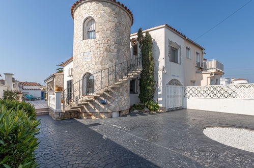 Foto 2 - Casa con 4 camere da letto a Castelló d'Empúries con piscina privata e giardino