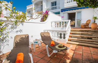 Photo 2 - Maison de 4 chambres à Nerja avec piscine et vues à la mer