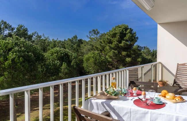 2 bedroom Apartment in Saint-Brevin-les-Pins with garden - Photo 2