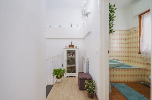 Foto 21 - Casa con 2 camere da letto a Viareggio con giardino e vista mare