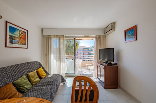 Photo 8 - Appartement de 1 chambre à Fréjus avec terrasse et vues à la mer