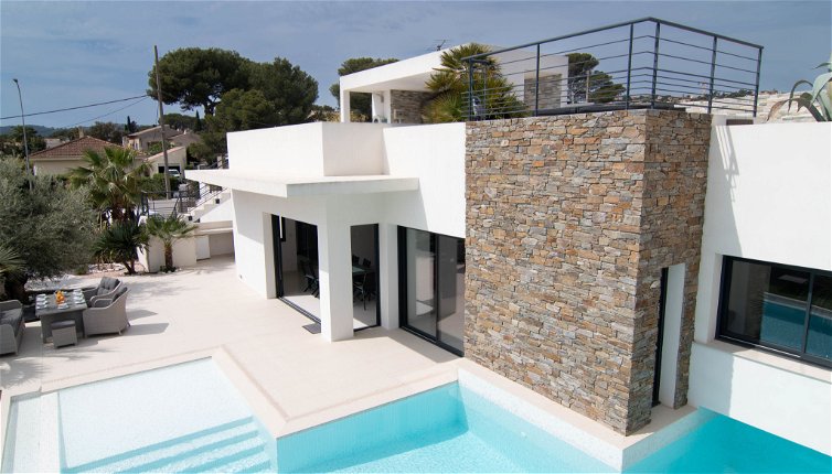 Foto 1 - Casa con 4 camere da letto a Fréjus con piscina privata e vista mare