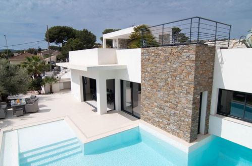 Foto 1 - Casa con 4 camere da letto a Fréjus con piscina privata e vista mare