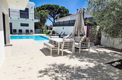 Foto 27 - Casa de 4 quartos em Fréjus com piscina privada e jardim