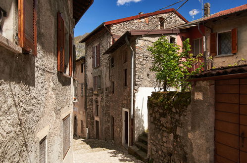 Photo 3 - Appartement de 2 chambres à Claino con Osteno avec vues sur la montagne