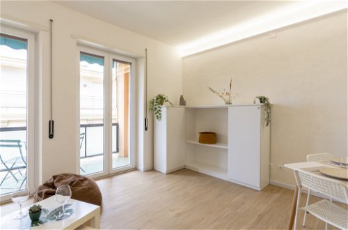 Foto 8 - Appartamento con 2 camere da letto a Sanremo con vista mare