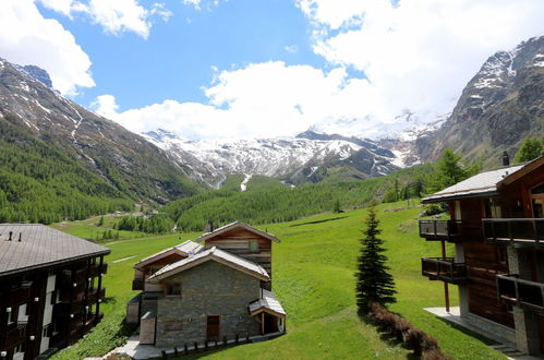 Foto 16 - Appartamento con 3 camere da letto a Saas-Fee