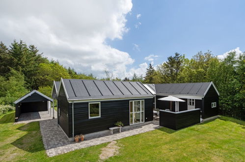 Photo 2 - Maison de 3 chambres à Farsø avec terrasse et bain à remous