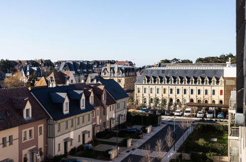 Foto 18 - Apartamento de 1 habitación en Deauville con vistas al mar