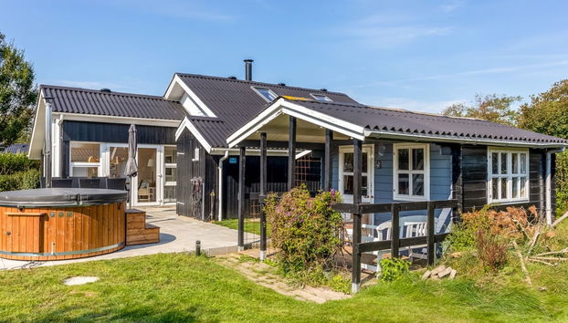 Maison de 2 chambres à Tarm avec terrasse et bain à remous - Photo 3
