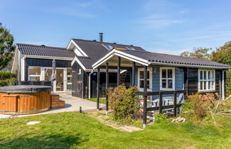 Foto 3 - Casa de 2 quartos em Tarm com terraço e banheira de hidromassagem