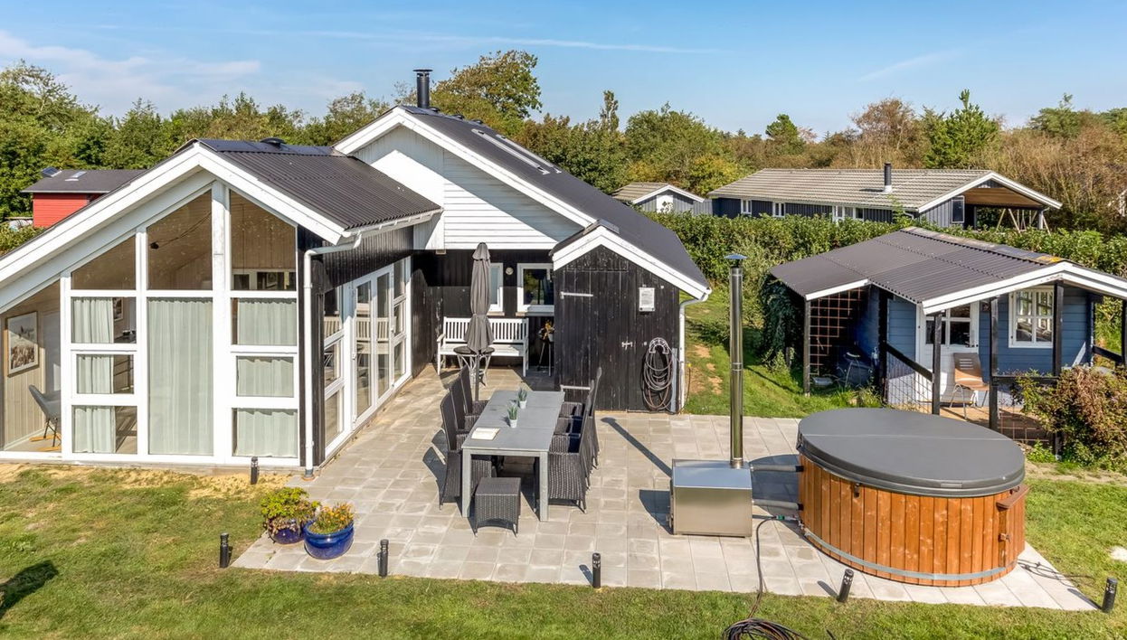 Maison de 2 chambres à Tarm avec terrasse et bain à remous - Photo 1