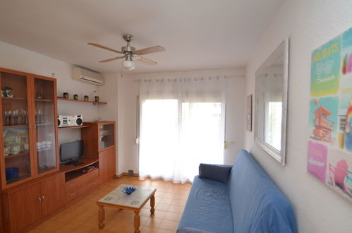 Photo 3 - 1 bedroom Apartment in Cambrils with swimming pool and sea view