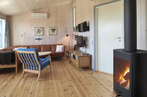 Foto 8 - Casa con 2 camere da letto a Gudhjem con terrazza e sauna