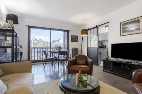Foto 1 - Apartamento de 1 habitación en Deauville con vistas al mar