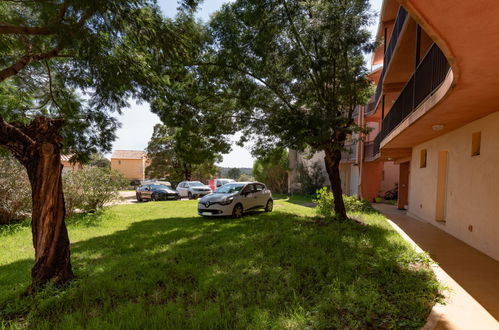 Photo 28 - Appartement de 5 chambres à Lecci avec jardin et vues à la mer