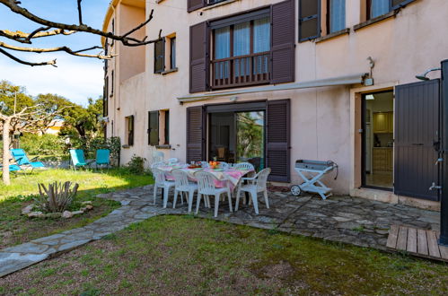Foto 5 - Apartamento de 5 habitaciones en Lecci con jardín y vistas al mar