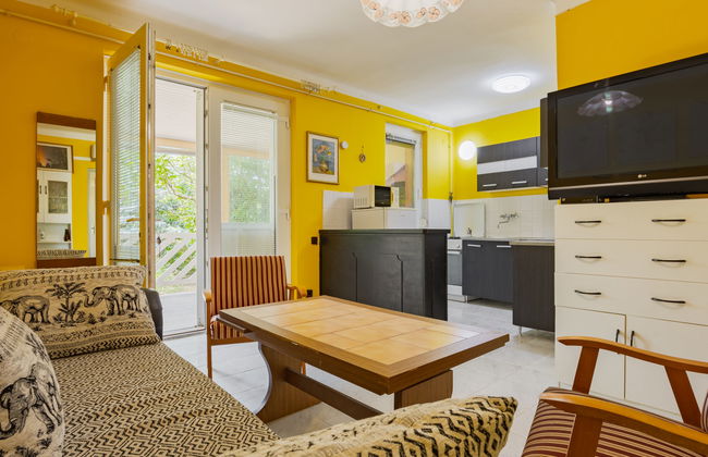 2 bedroom Apartment in Balatonlelle with garden and terrace - Photo 3