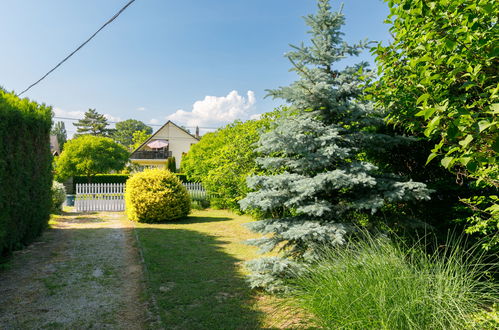 Foto 21 - Apartamento de 2 quartos em Balatonlelle com jardim e terraço