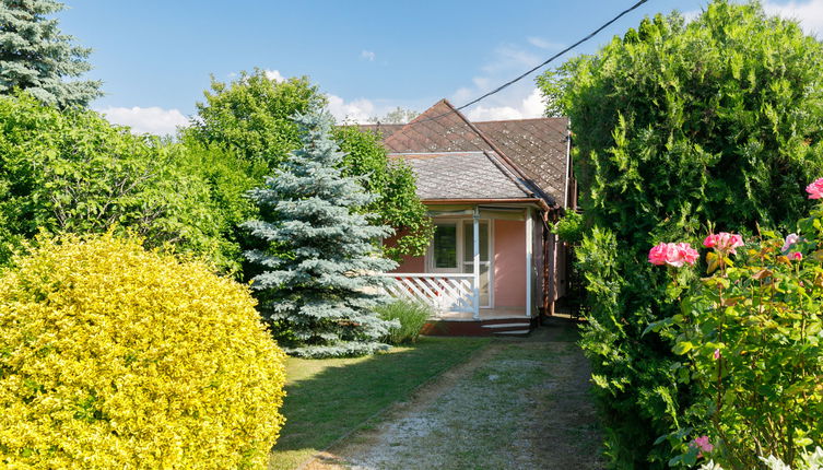 Photo 1 - Appartement de 2 chambres à Balatonlelle avec jardin et terrasse