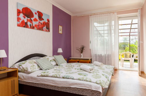 Foto 5 - Apartamento de 2 quartos em Balatonlelle com jardim e terraço