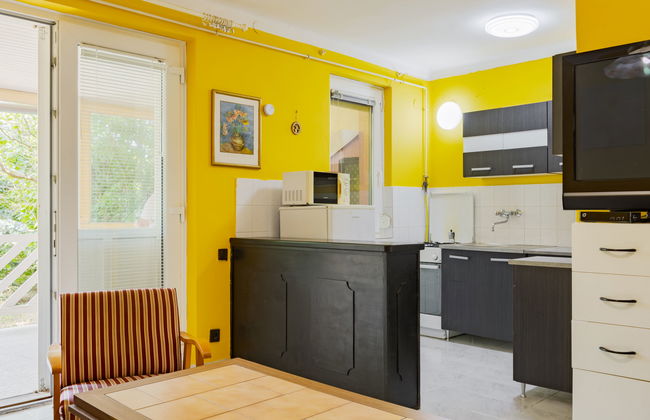 2 bedroom Apartment in Balatonlelle with garden and terrace - Photo 10