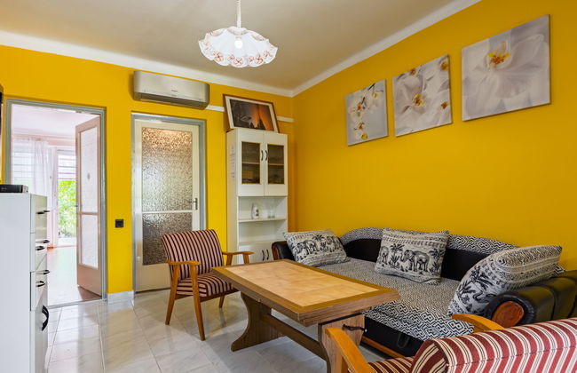 2 bedroom Apartment in Balatonlelle with garden and terrace - Photo 11