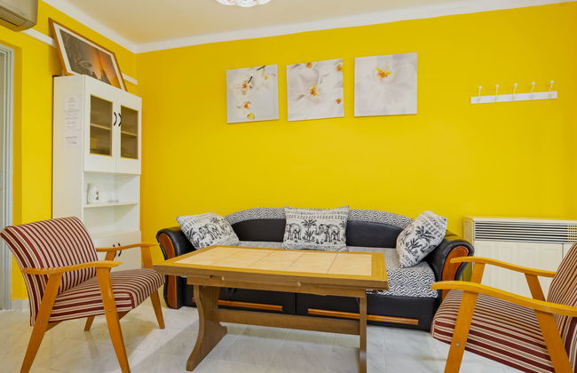 2 bedroom Apartment in Balatonlelle with garden and terrace - Photo 12