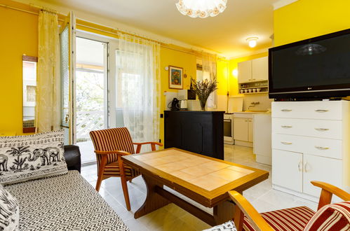 Foto 3 - Apartamento de 2 quartos em Balatonlelle com terraço