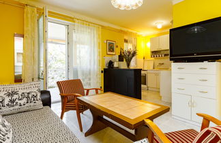 Foto 3 - Apartamento de 2 quartos em Balatonlelle com jardim e terraço