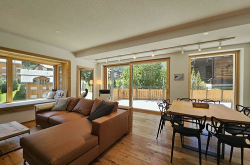 Photo 3 - 4 bedroom Apartment in Saas-Fee with garden and sauna