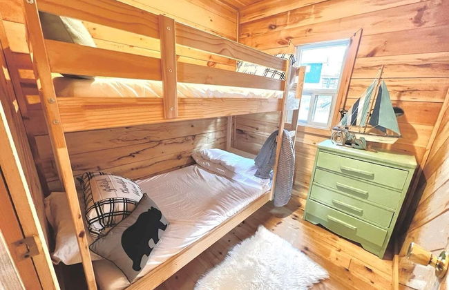 Muskoka Lake Cottages - Photo 4