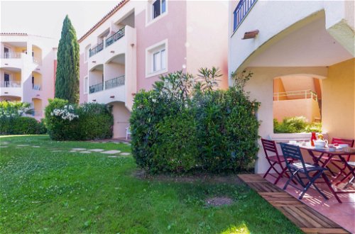Photo 13 - Appartement de 1 chambre à Roquebrune-sur-Argens avec piscine et vues à la mer