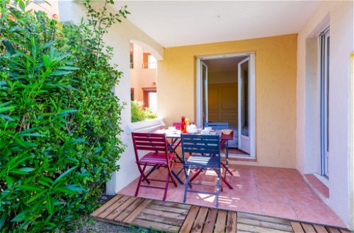 Photo 12 - 1 bedroom Apartment in Roquebrune-sur-Argens with swimming pool and sea view
