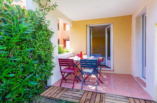 Photo 12 - Appartement de 1 chambre à Roquebrune-sur-Argens avec piscine et jardin