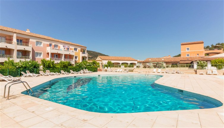 Foto 1 - Apartamento de 1 habitación en Roquebrune-sur-Argens con piscina y vistas al mar