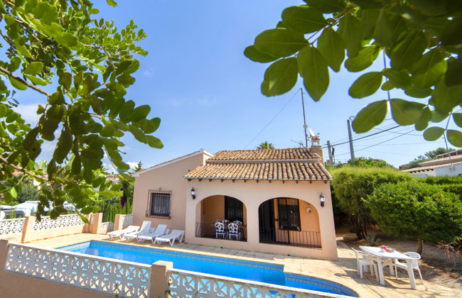 Casa de 4 quartos em Calp com piscina privada e jardim - Foto 12
