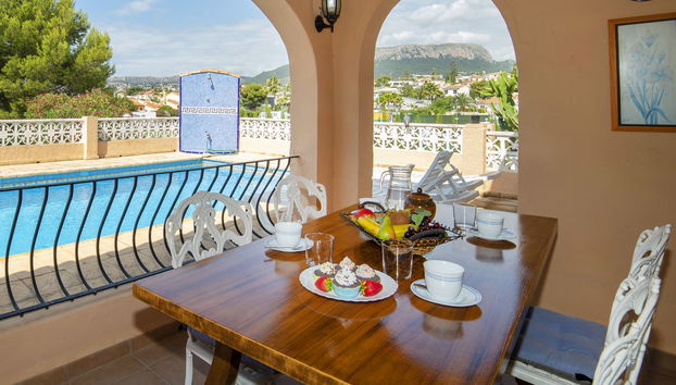 Casa de 4 quartos em Calp com piscina privada e jardim - Foto 3