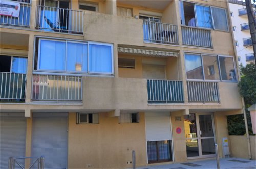 Foto 17 - Appartamento con 1 camera da letto a Canet-en-Roussillon con vista mare