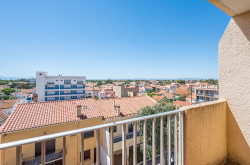 Foto 16 - Appartamento con 1 camera da letto a Canet-en-Roussillon con vista mare