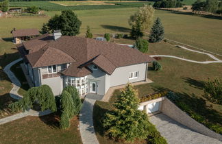 Photo 2 - Maison de 7 chambres à Ivanić-Grad avec piscine privée et jardin